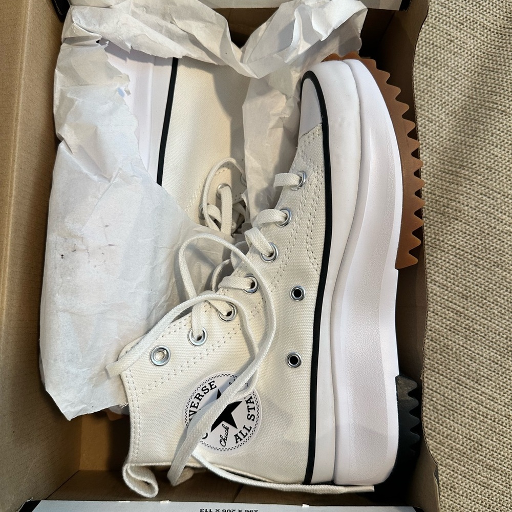 Converse Run Star Hike Hi
Women’s size 6